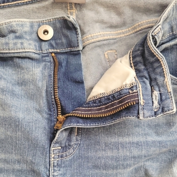 Torrid Womens Vintage Stretch Distressed Mid Rise Bermuda Shorts - Size 20 - Picture 2 of 7